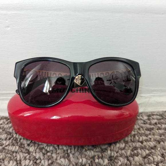 Moschino Sunglasses ?️